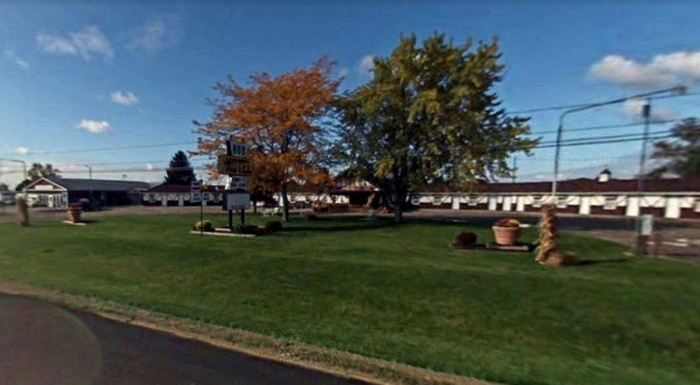 Hub Motel - Street View (newer photo)